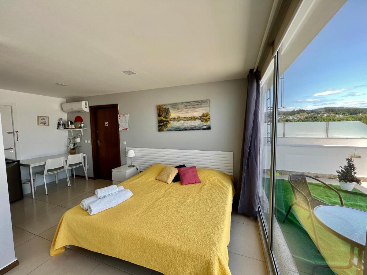 Quarto Privado E Entrada Independente Com Aquecimento E Terraco - Vila Verde Centro ブラガ エクステリア 写真